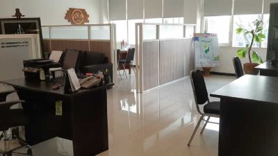 Ruang ini biasanya multifungsi dan dapat digunakan untuk berbagai jenis acara yang mendukung ekosistem bisnis dan inovasi berupa mobile booth.
